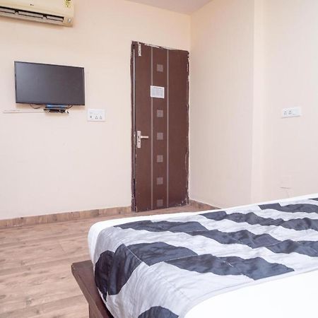 Hotel Gs International Couple Friendly At Delhi University Nové Dillí Exteriér fotografie