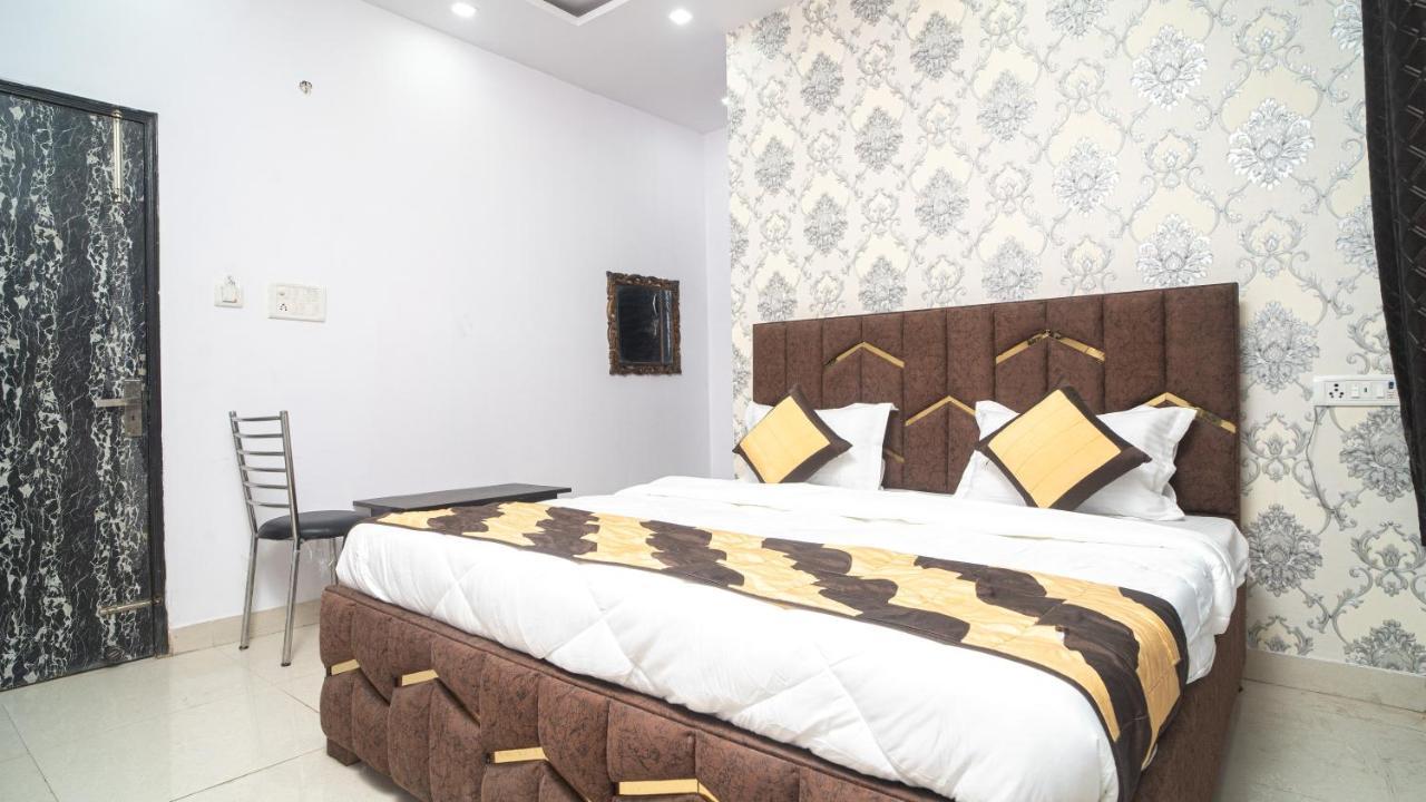 Hotel Gs International Couple Friendly At Delhi University Nové Dillí Exteriér fotografie